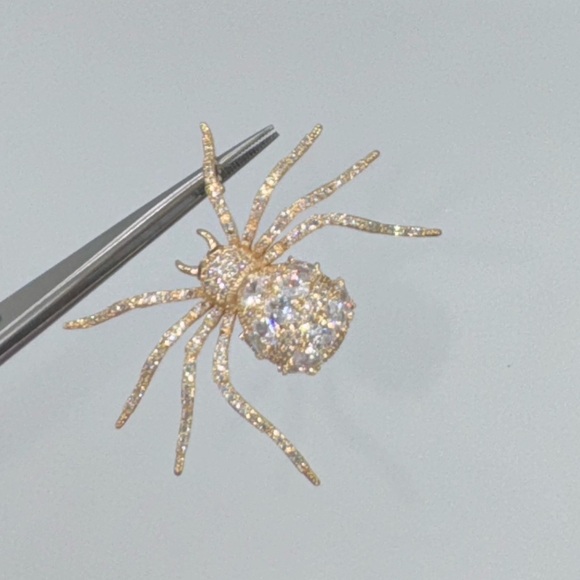 10ct Spider Brooch - Picture 8 of 10